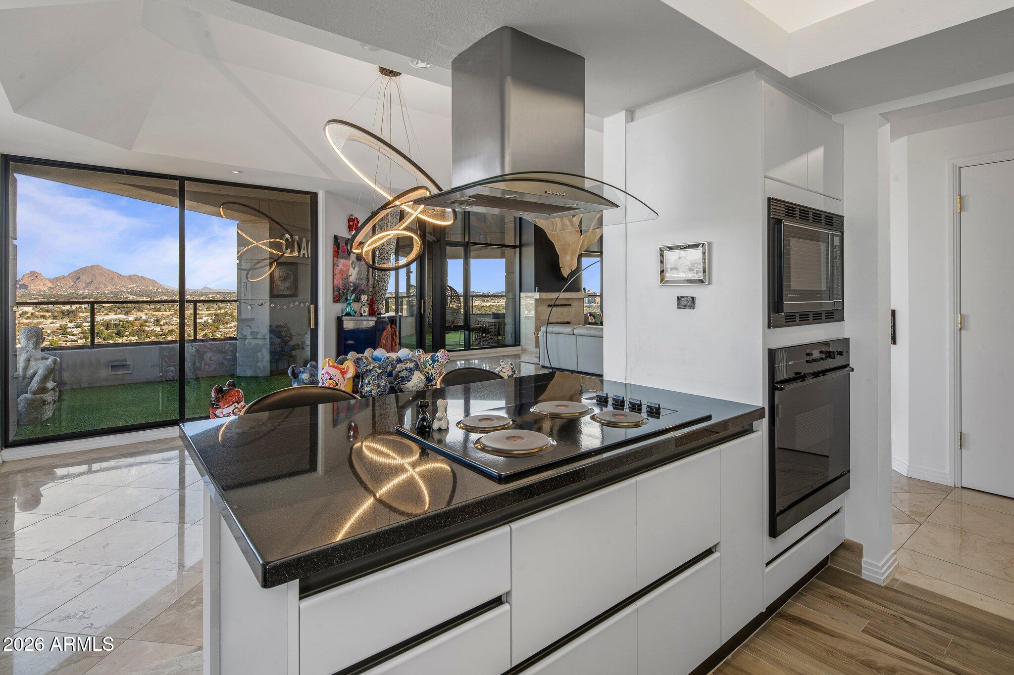 1040 East Osborn Road, Unit 1902 Phoenix, AZ 85014 - Photo 9 of 36 Kitchen