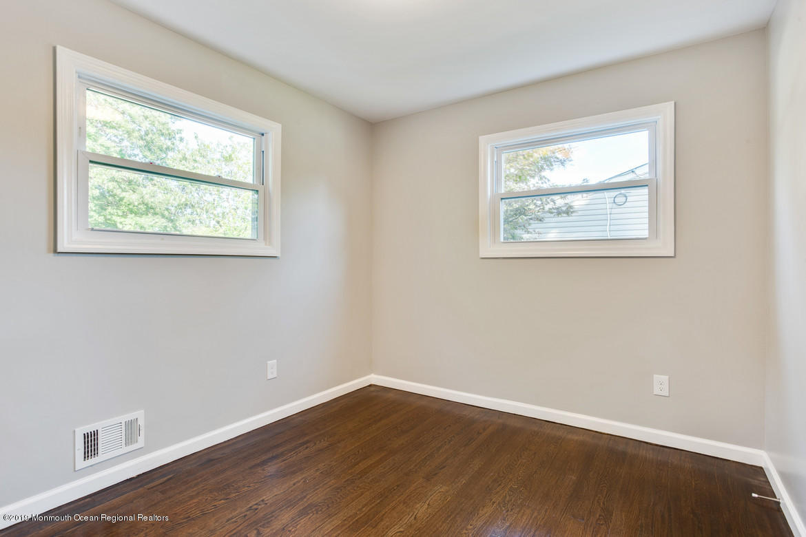36 Adelphi Road Toms River, NJ 08757 - Photo 11 of 19 15Bedroom