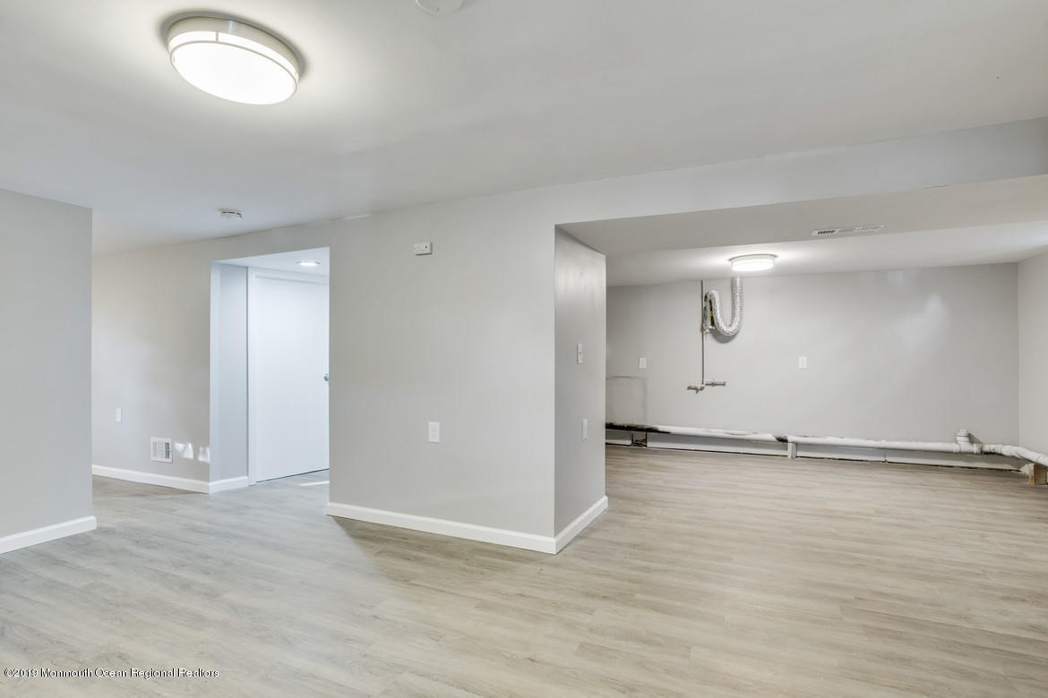 36 Adelphi Road Toms River, NJ 08757 - Photo 15 of 19 11Family_Room