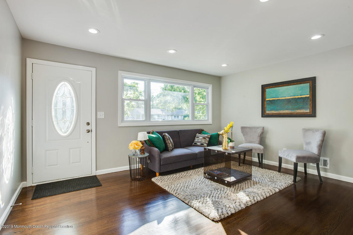 36 Adelphi Road Toms River, NJ 08757 - Photo 4 of 19 05Living_Room