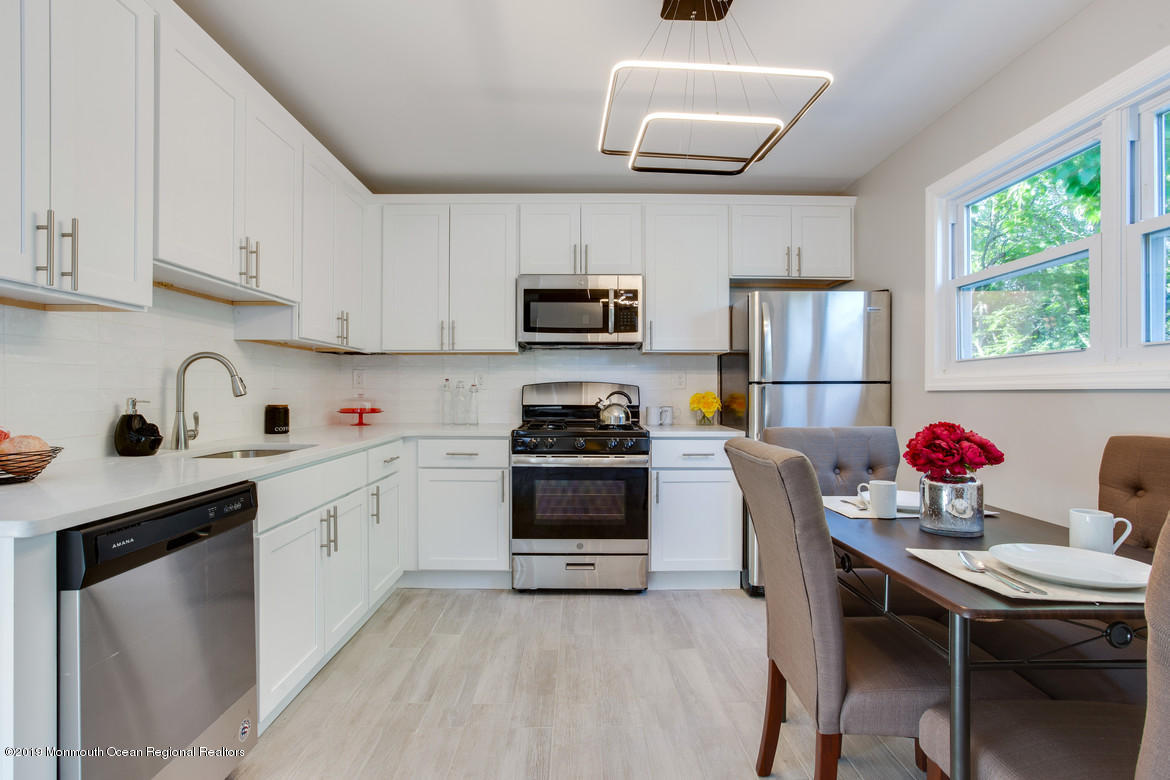 36 Adelphi Road Toms River, NJ 08757 - Photo 7 of 19 09Kitchen