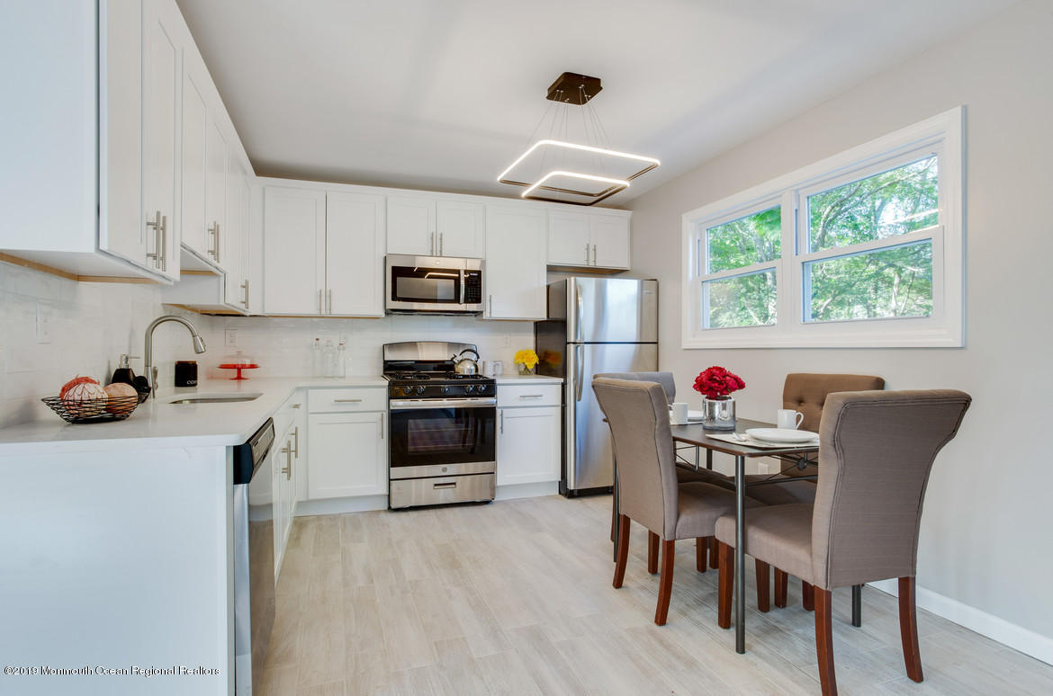36 Adelphi Road Toms River, NJ 08757 - Photo 8 of 19 10Kitchen