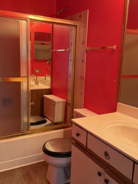 337 Mill Street, Unit 337 Batavia, IL 60510 - Photo 11 of 12 a bathroom with a sink and a mirror