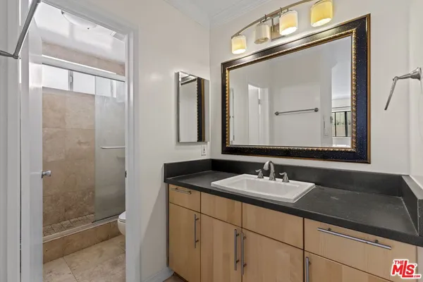 $4,080 | 1033 6th Street, Unit 105, Santa Monica, CA 90403