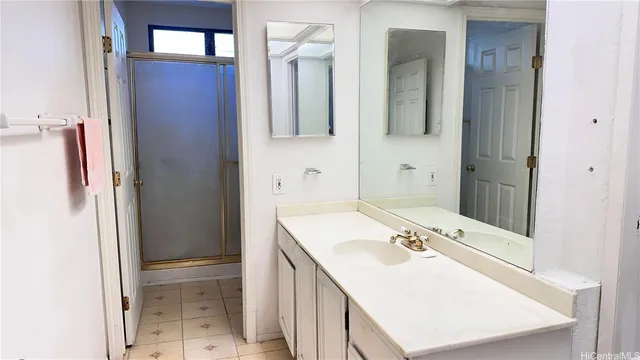 $1,065,000 | 1315 Kaeleku Street, Honolulu, HI 96825