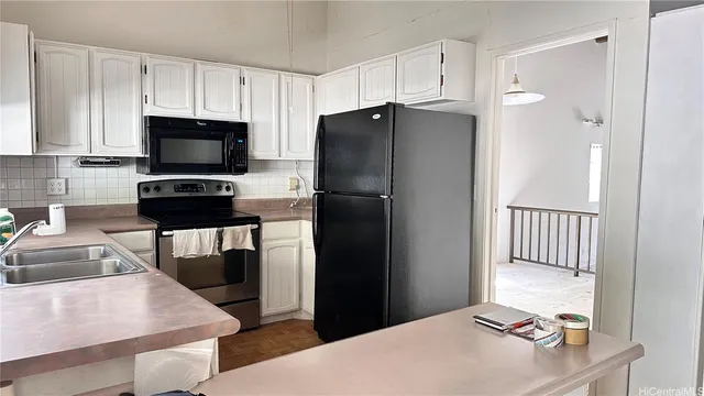 $1,065,000 | 1315 Kaeleku Street, Honolulu, HI 96825