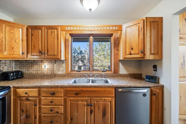 $464,900 | 4017 Highway 25, Mountain Iron, MN 55768