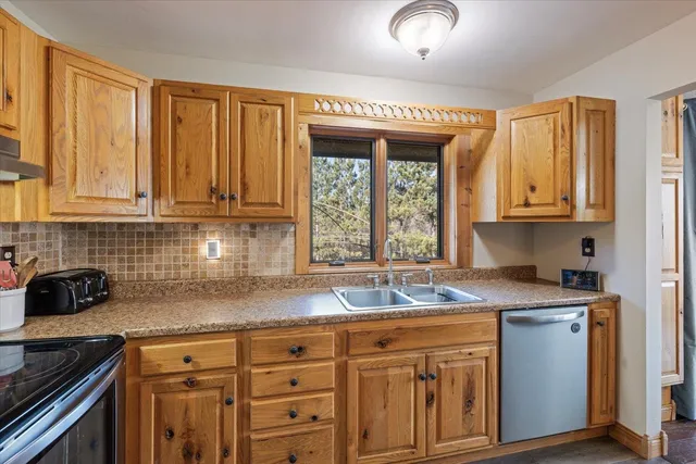 $499,900 | 4017 Highway 25, Mountain Iron, MN 55768