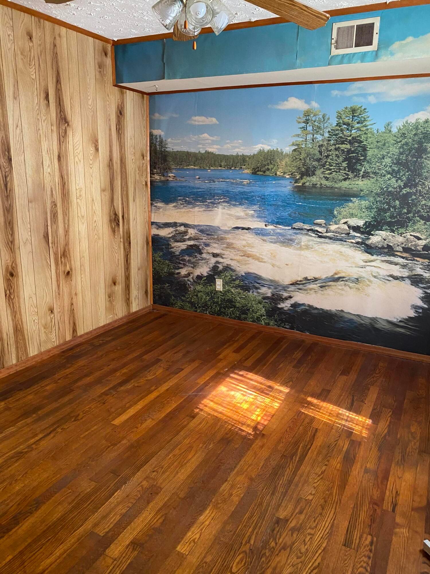 1233 Evergreen Road Columbus, OH 43207 - Photo 18 of 18 Bedroom / Den