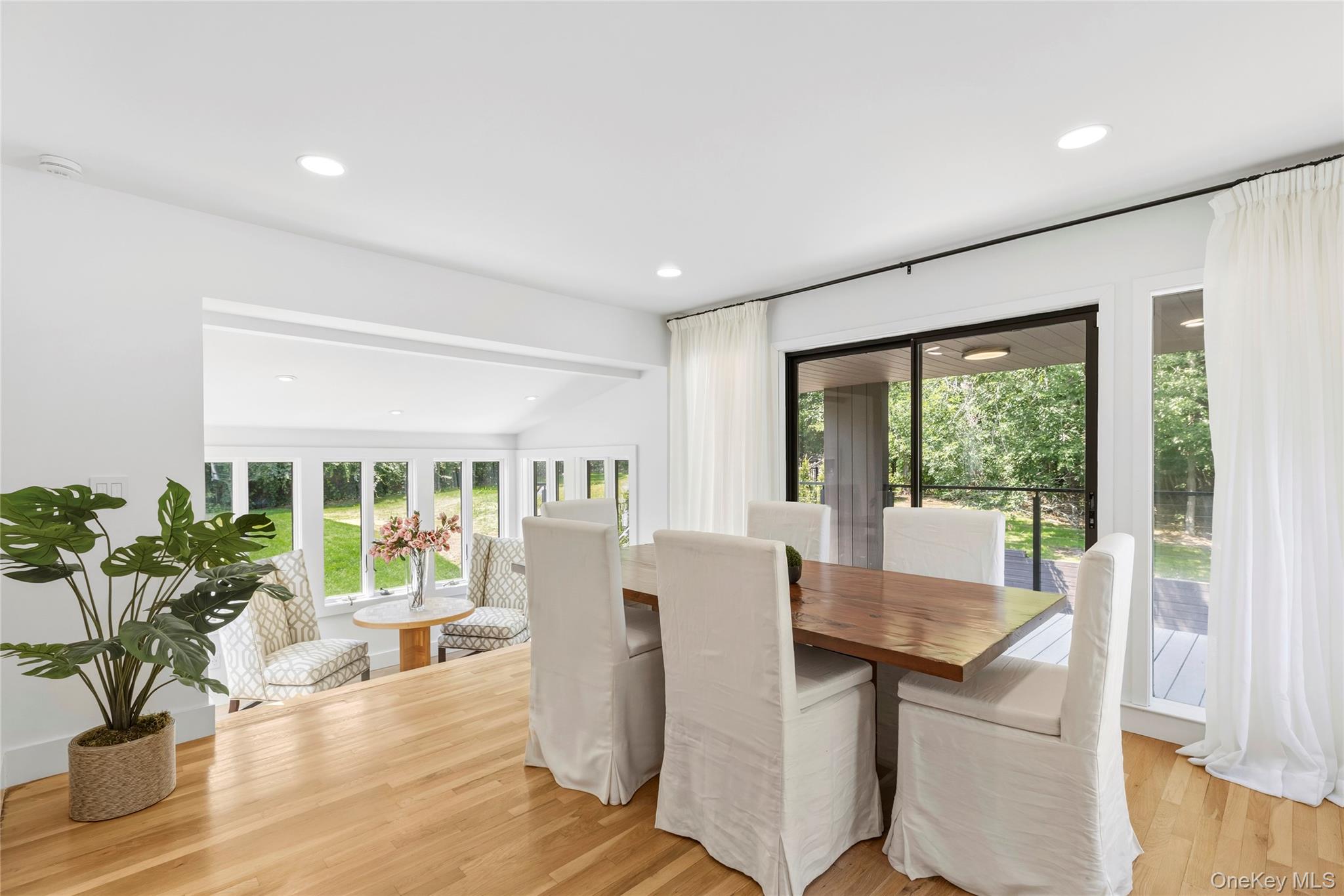 138 Longview Road Southampton, NY 11968 - Photo 8 of 19 Gallery Image 8