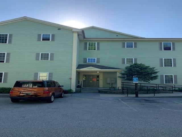 843-845 Mammoth Road Manchester, NH 03104 - Photo 1 of 5