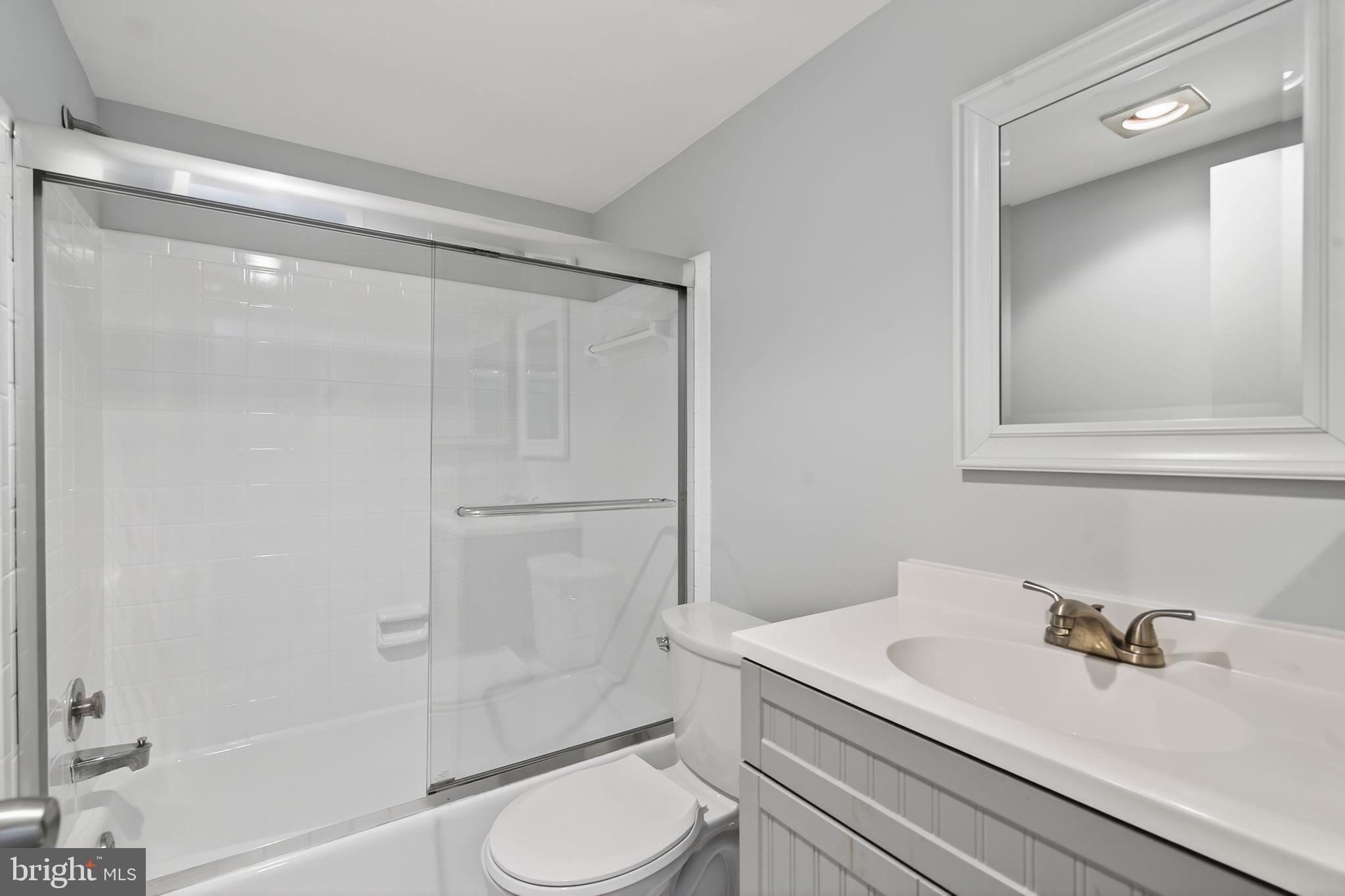 10006 Stedwick Road, Unit 204 Gaithersburg, MD 20886 - Photo 23 of 29 Hallway bath, Renovated!