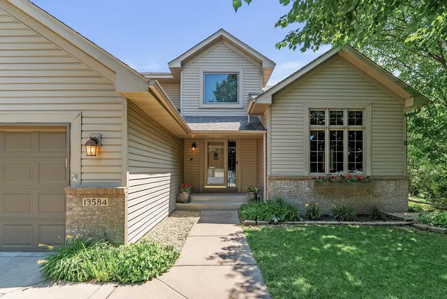 $519,900 | 13584 Aspen Drive, Rogers, MN 55374