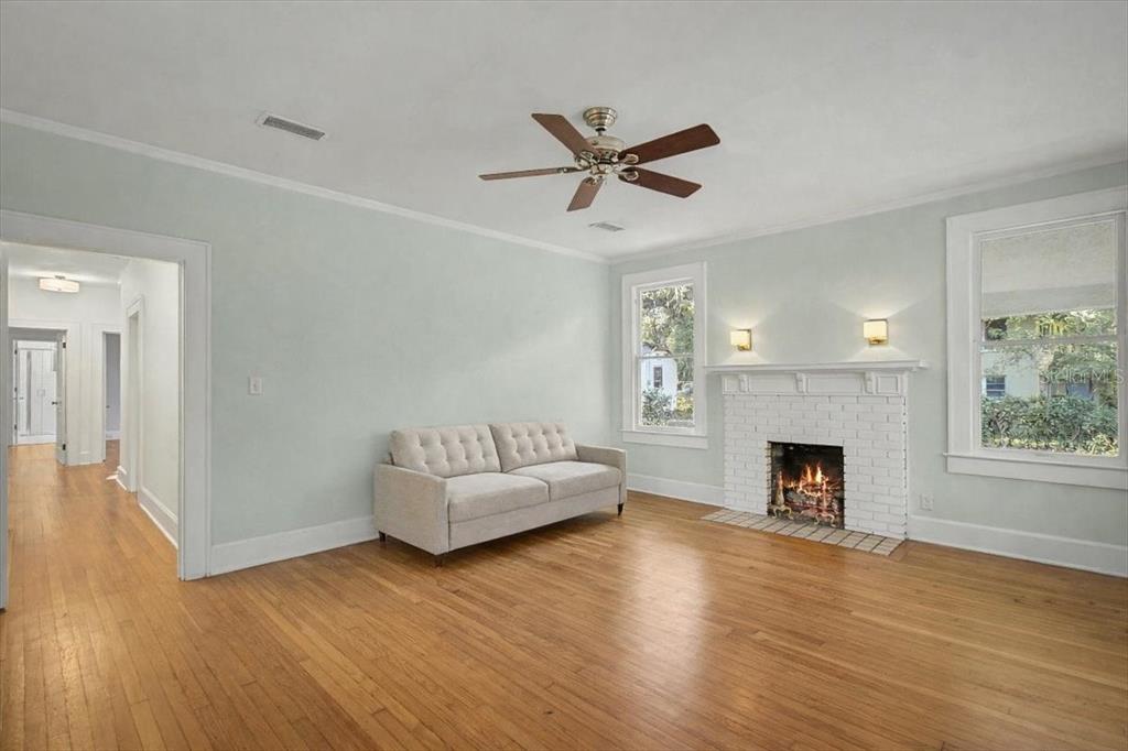 421 NE Boulevard Gainesville, FL 32601 - Photo 11 of 46
