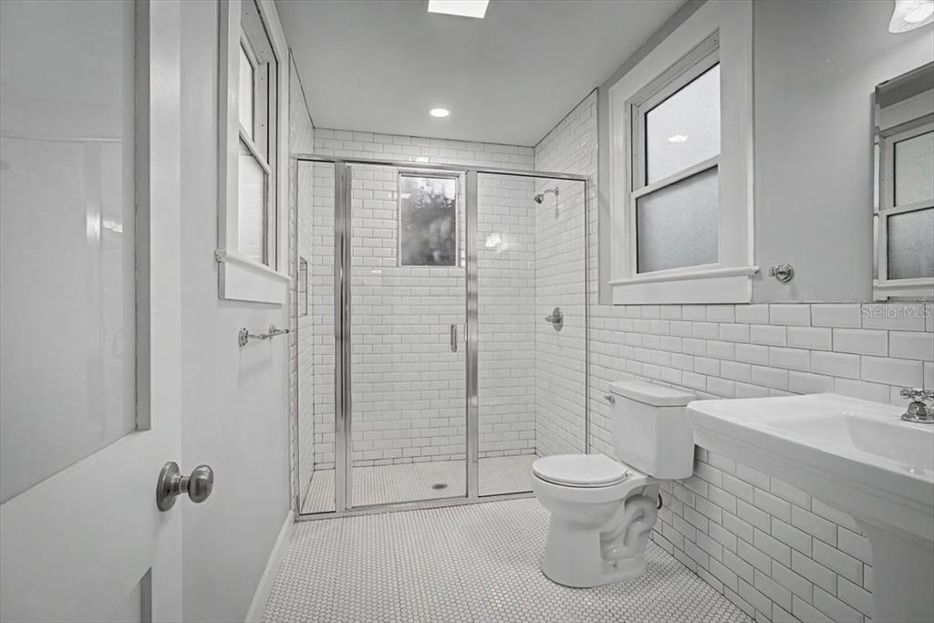 421 NE Boulevard Gainesville, FL 32601 - Photo 18 of 46