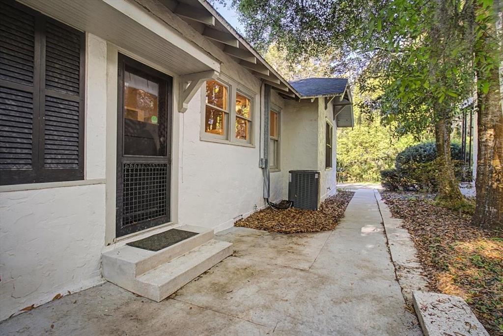 421 NE Boulevard Gainesville, FL 32601 - Photo 32 of 46