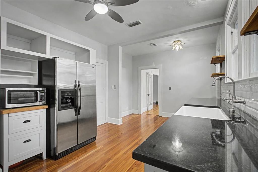 421 NE Boulevard Gainesville, FL 32601 - Photo 5 of 46