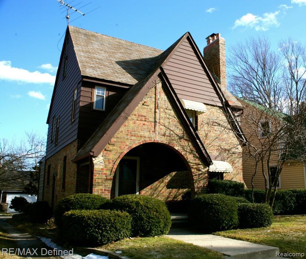 34 Mohawk Road Pontiac, MI 48341 - Photo 1 of 19 #1.jpg