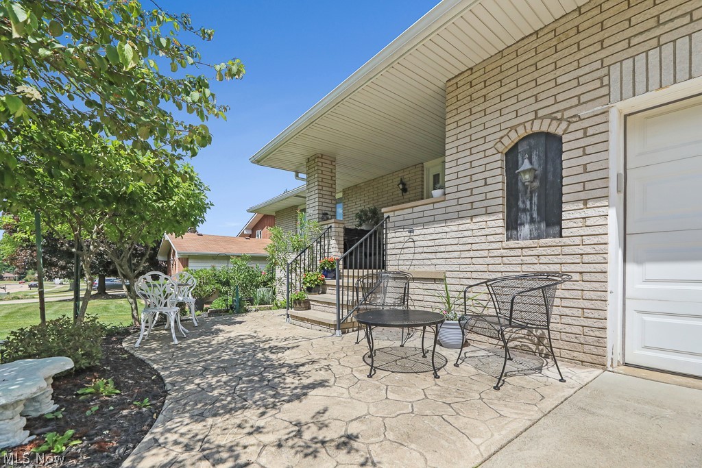 7159 Rustic Ovl Independence, OH 44131 - Photo 3 of 50