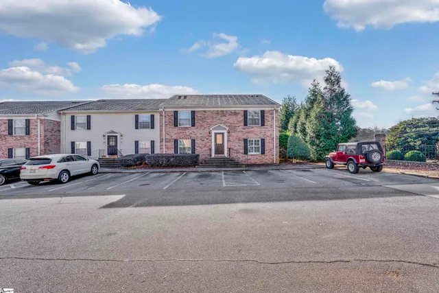 $215,000 | 925 Cleveland Street, Unit 35, Greenville, SC 29601