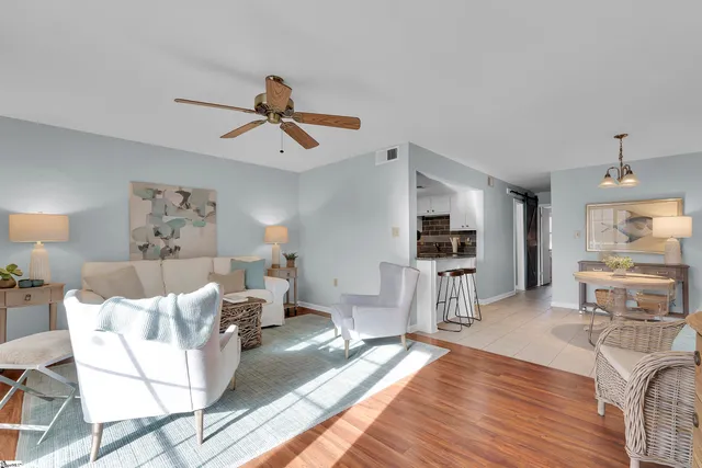 $215,000 | 925 Cleveland Street, Unit 35, Greenville, SC 29601