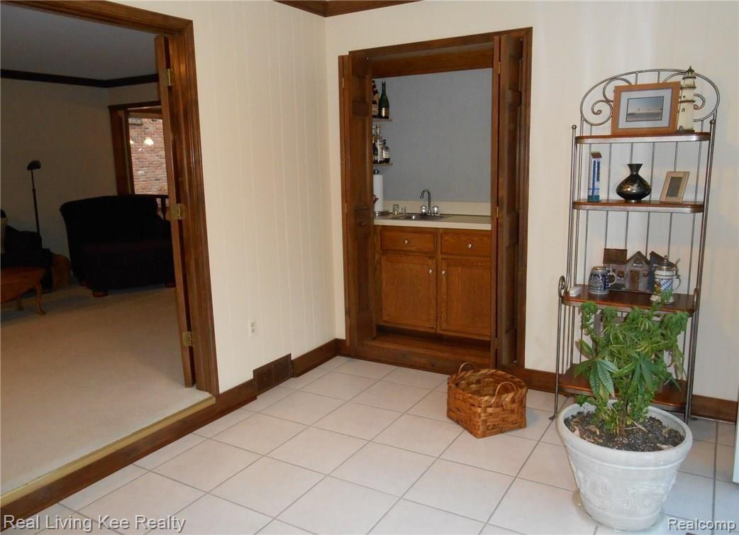 742 Stanford Circle Rochester, MI 48309 - Photo 19 of 35 Sun Rm 99.jpg