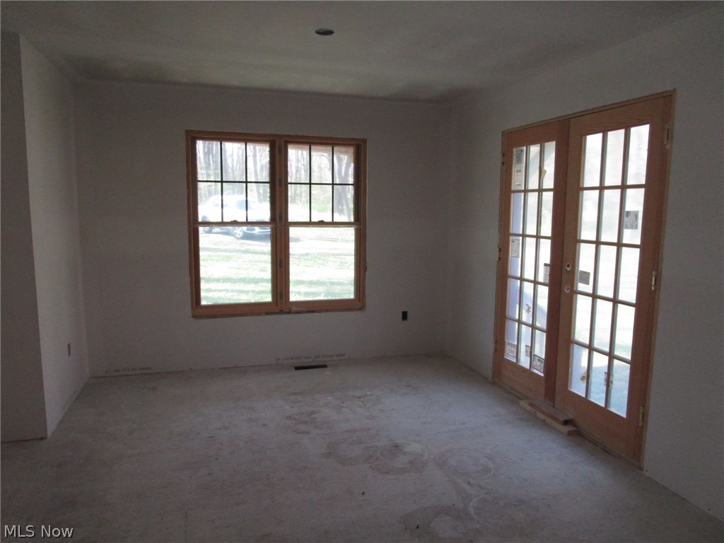 5714 Clingan Road Struthers, OH 44471 - Photo 13 of 30 Formal Dining Room