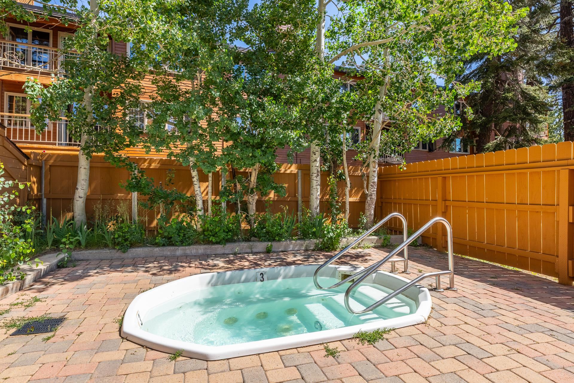 56 Davison Road, Unit 107 Mammoth Lakes, CA 93546 - Photo 20 of 28 a backyard of a house with outdoor seating