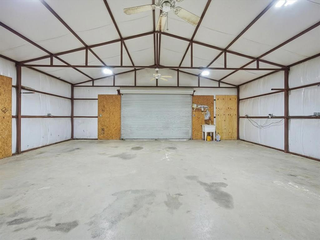 1161 County Road 2175 Decatur, TX 76234 - Photo 20 of 20 a view of a garage