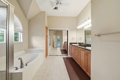 $689,000 | 550 Peterson Lane, Lakeway, TX 78734