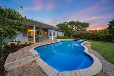 $689,000 | 550 Peterson Lane, Lakeway, TX 78734