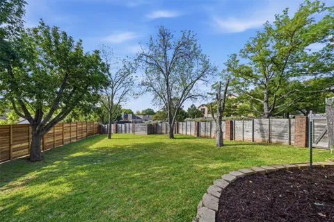 $689,000 | 550 Peterson Lane, Lakeway, TX 78734