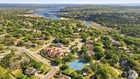 $689,000 | 550 Peterson Lane, Lakeway, TX 78734