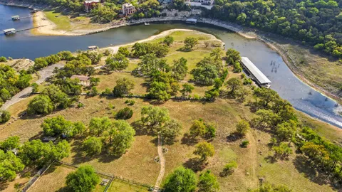 $689,000 | 550 Peterson Lane, Lakeway, TX 78734