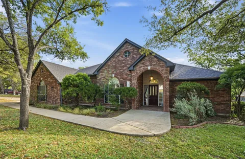 $689,000 | 550 Peterson Lane, Lakeway, TX 78734