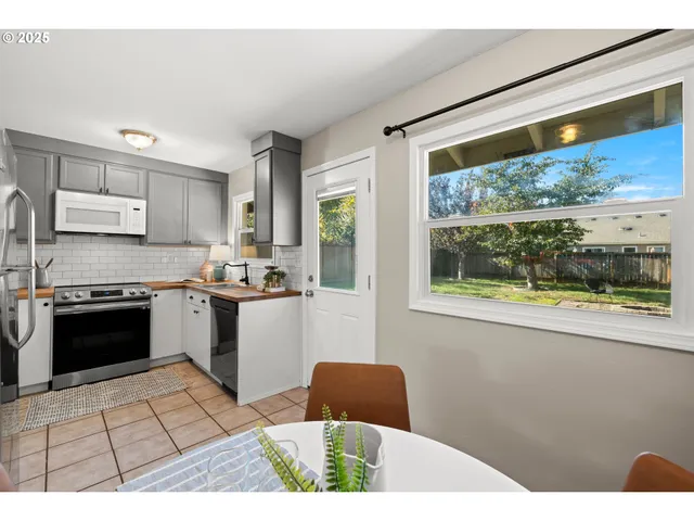 $419,900 | 9313 North Hodge Avenue, Portland, OR 97203