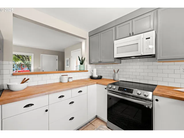 $419,900 | 9313 North Hodge Avenue, Portland, OR 97203