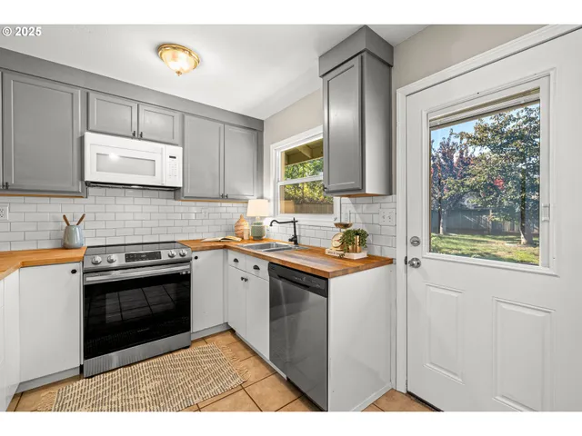 $419,900 | 9313 North Hodge Avenue, Portland, OR 97203