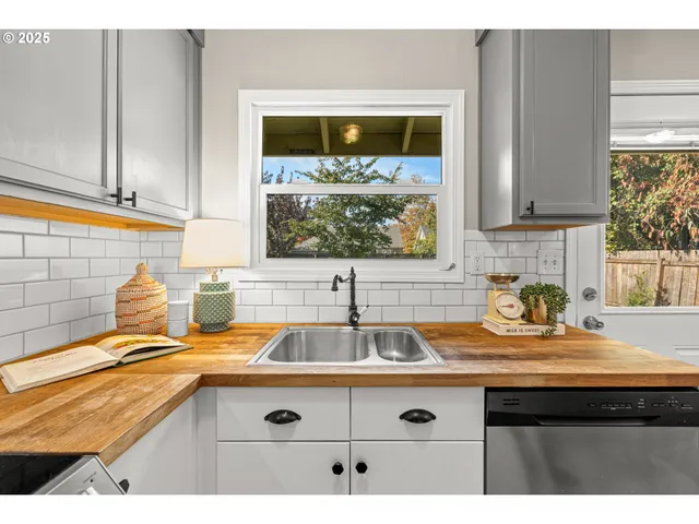 $419,900 | 9313 North Hodge Avenue, Portland, OR 97203