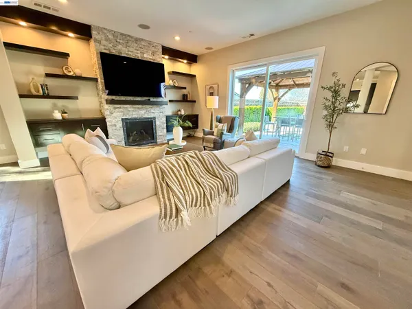 $2,098,000 | 1500 Arroyo Road, Livermore, CA 94550