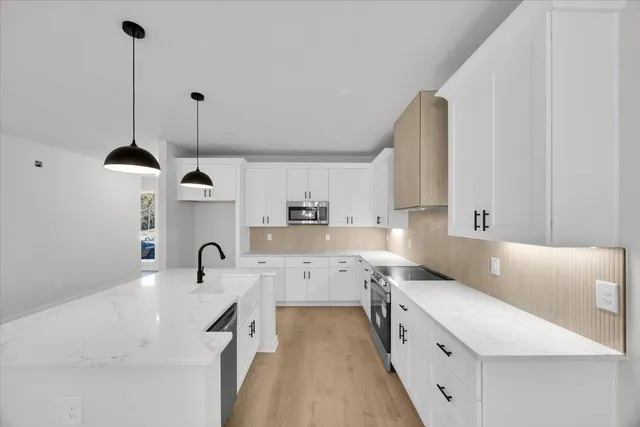 $370,000 | 128 Lyman Avenue, Duncan, SC 29334