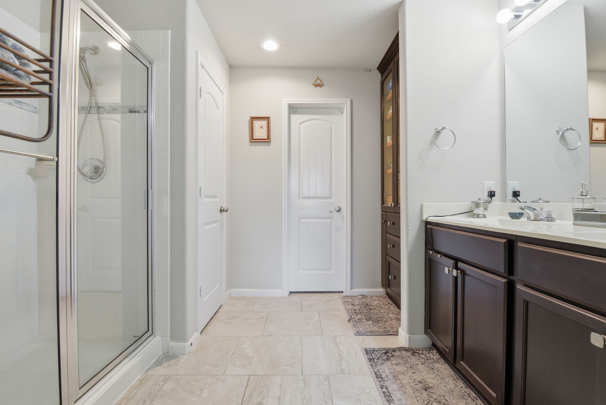 1502 City Lake Place Houston, TX 77047 - Photo 17 of 36 a bathroom with a sink and a mirror