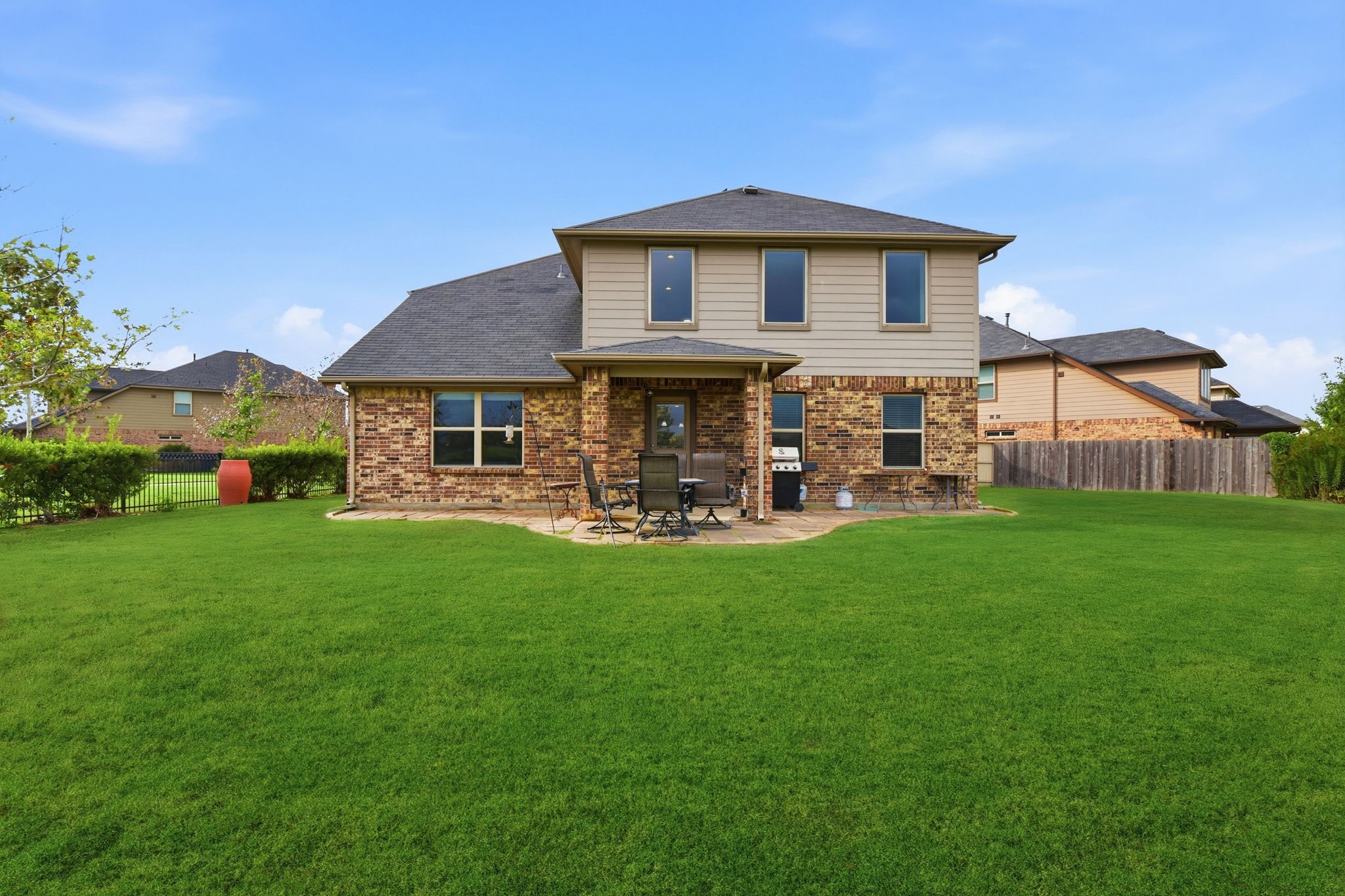 1502 City Lake Place Houston, TX 77047 - Photo 36 of 36 a front view of a house with a yard