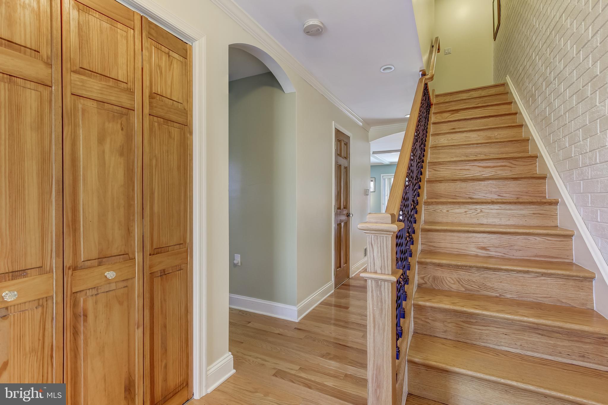 8120 Inverness Ridge Road Potomac, MD 20854 - Photo 4 of 42 a view of entryway