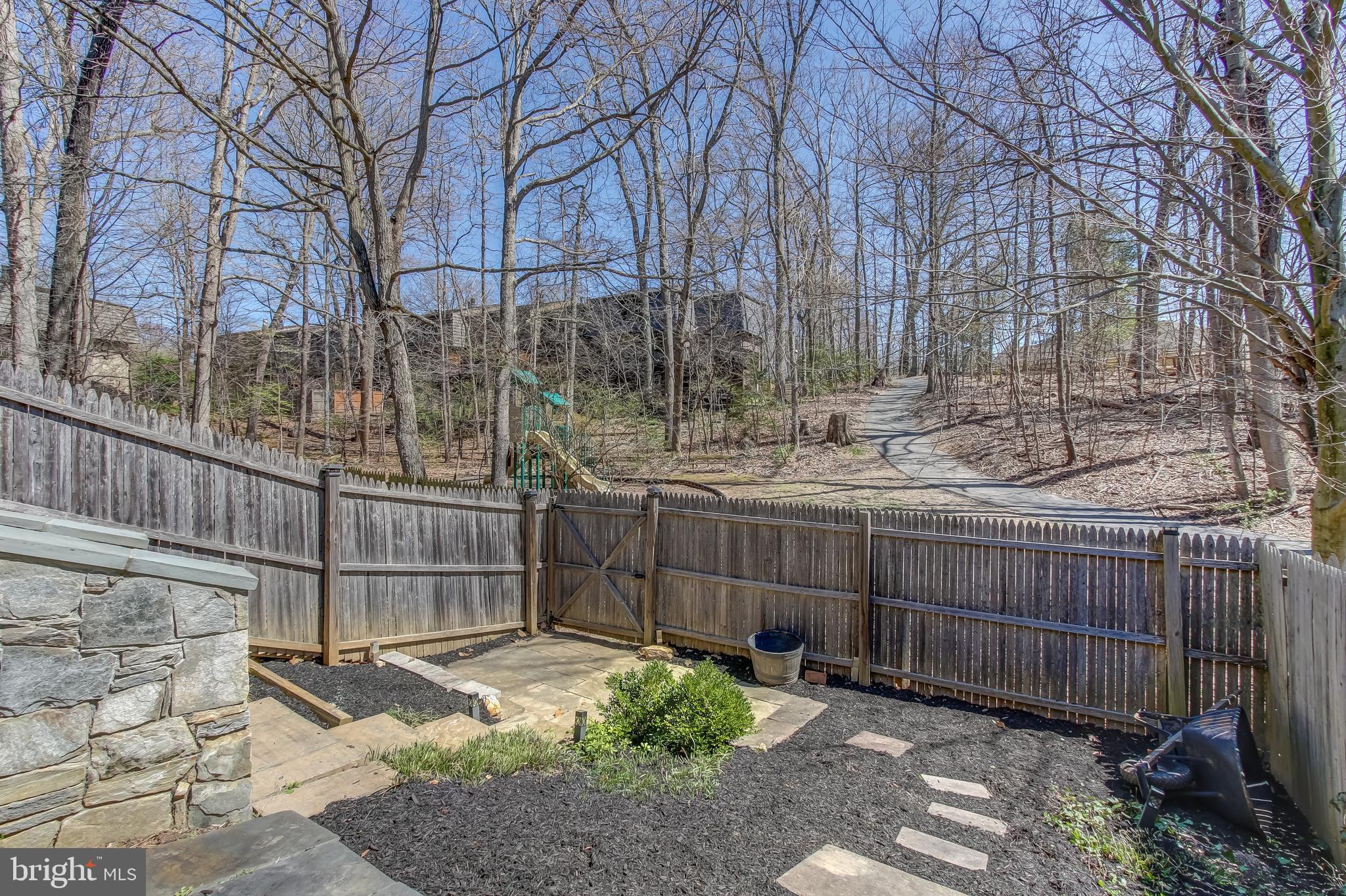 8120 Inverness Ridge Road Potomac, MD 20854 - Photo 42 of 42 a view of outdoor space and yard
