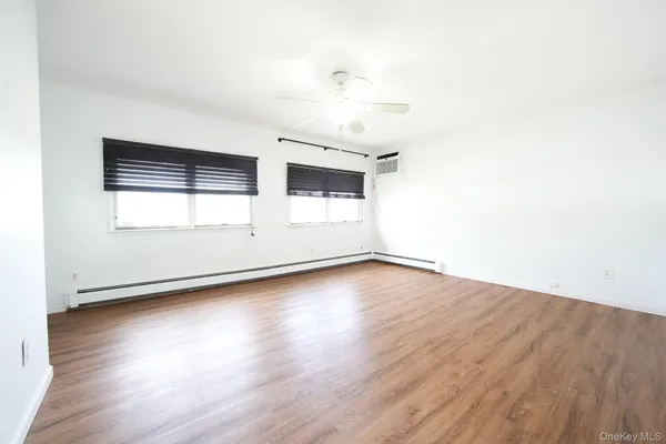 $4,300 | 32 Needle Lane, Levittown, NY 11756