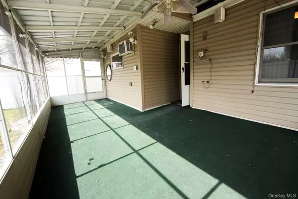 $4,300 | 32 Needle Lane, Levittown, NY 11756