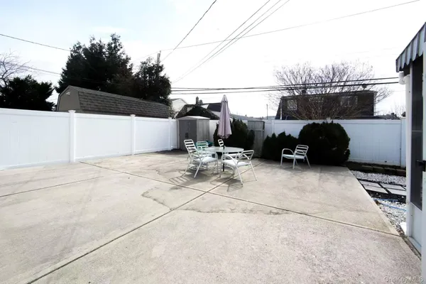 $4,300 | 32 Needle Lane, Levittown, NY 11756