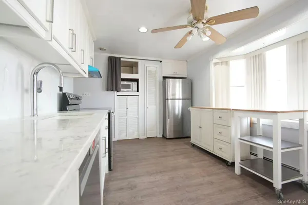 $4,300 | 32 Needle Lane, Levittown, NY 11756