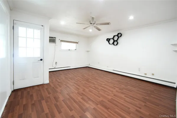 $4,300 | 32 Needle Lane, Levittown, NY 11756